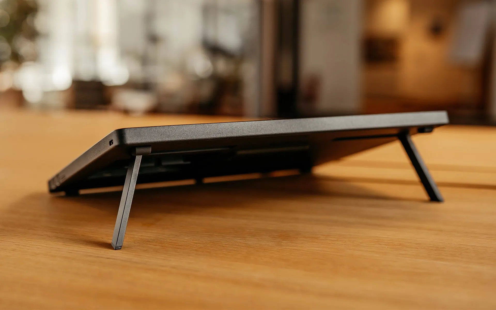 Wacom Cintiq 16 with built-in stand